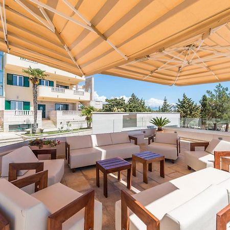 Pool Terrace Sea View Sarkic Apartment Novalja Luaran gambar