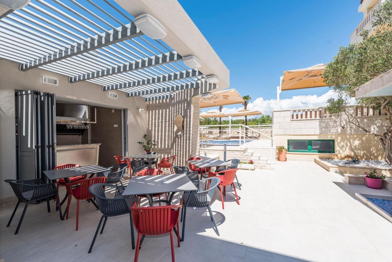 Pool Terrace Sea View Sarkic Apartment Novalja Luaran gambar