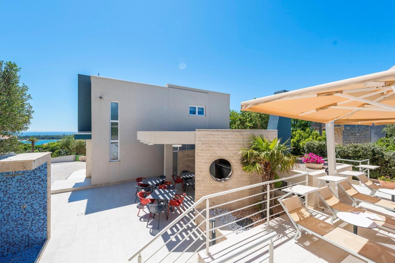 Pool Terrace Sea View Sarkic Apartment Novalja Luaran gambar