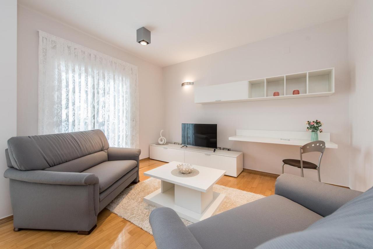 Pool Terrace Sea View Sarkic Apartment Novalja Luaran gambar